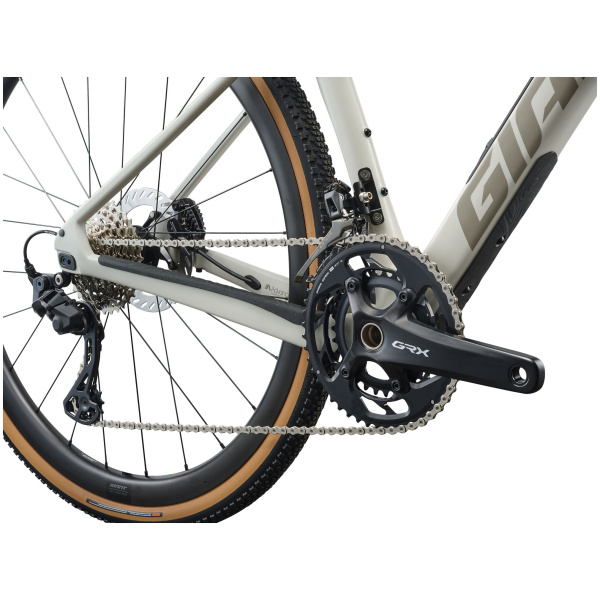 Giant Revolt Advanced 0